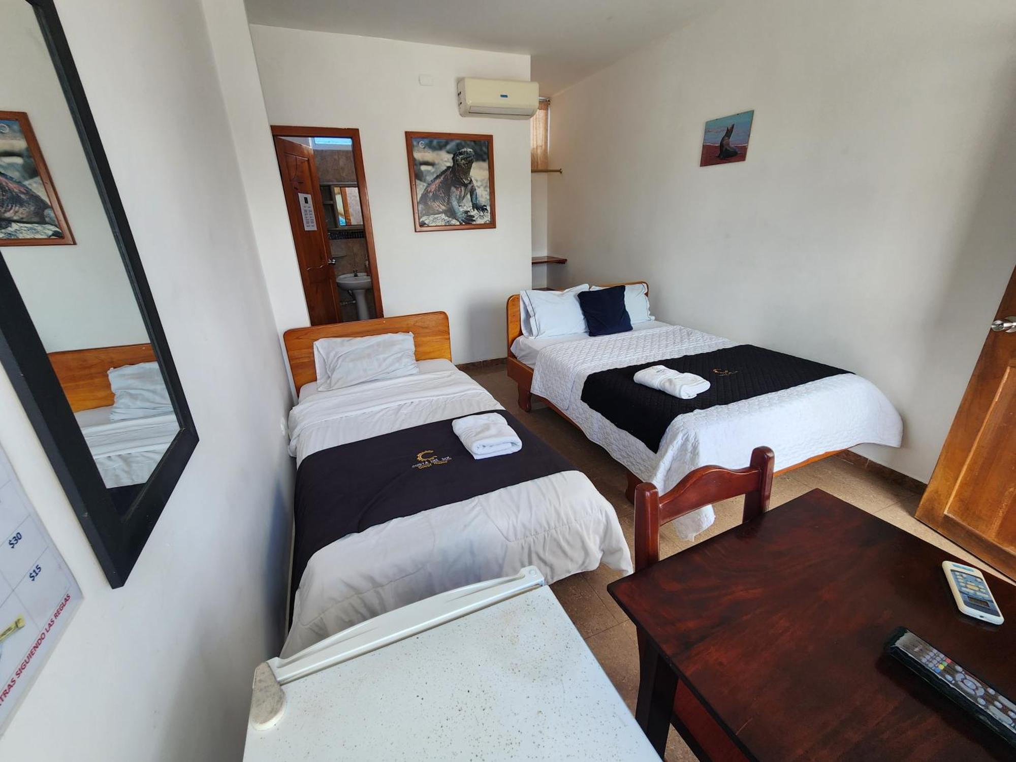 Hotel Costa Del Sol Puerto Ayora  Esterno foto