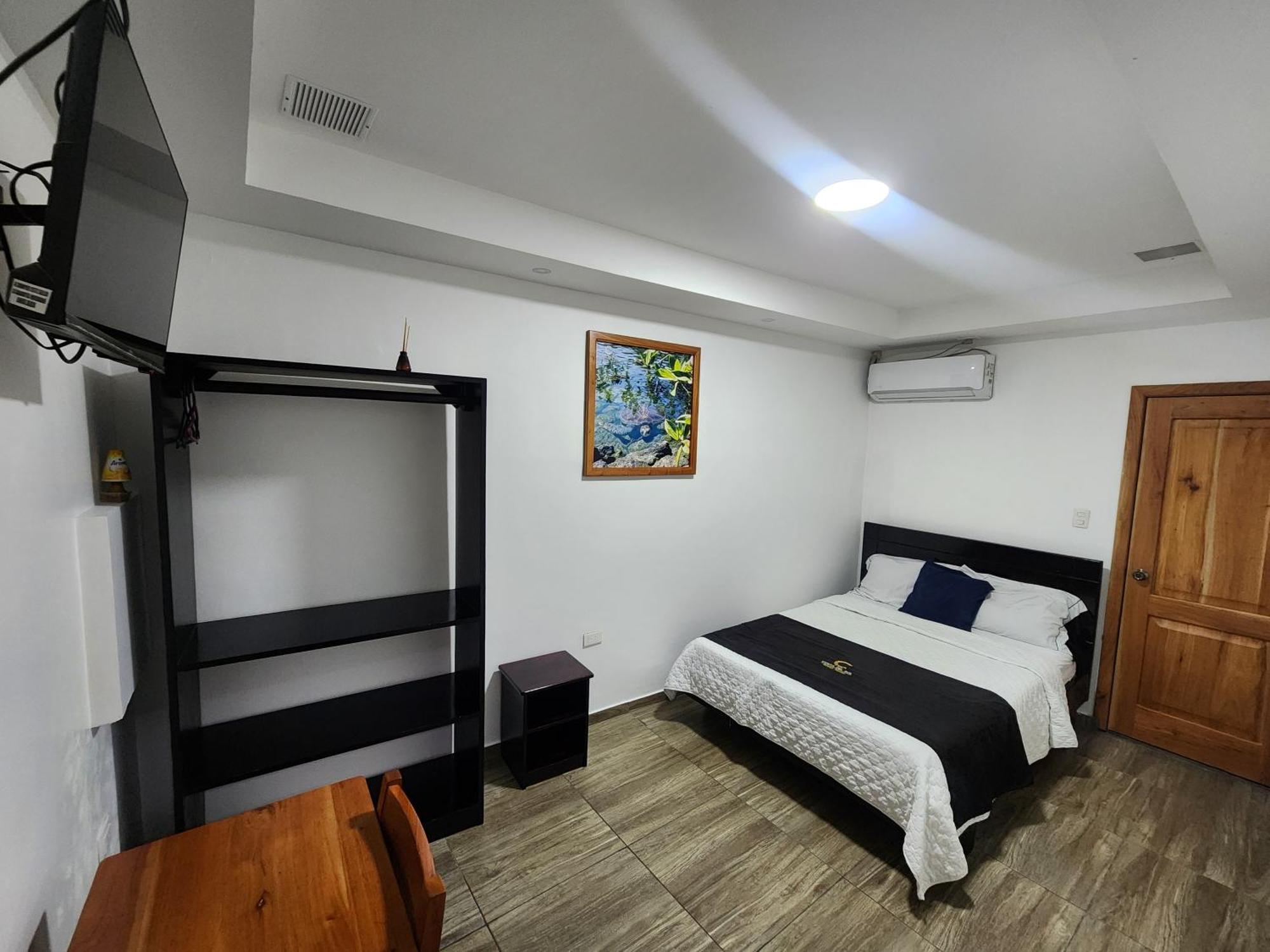 Hotel Costa Del Sol Puerto Ayora  Esterno foto