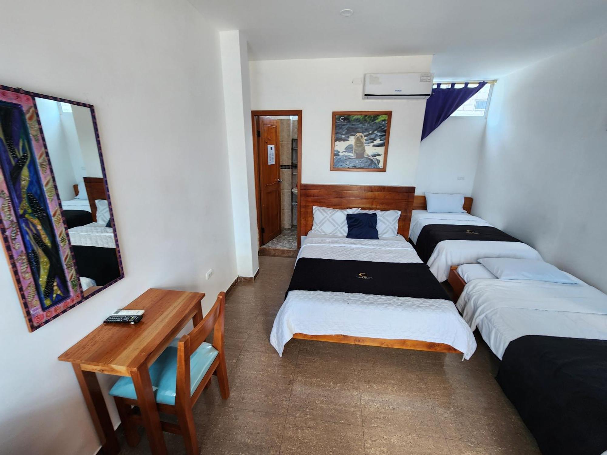Hotel Costa Del Sol Puerto Ayora  Esterno foto